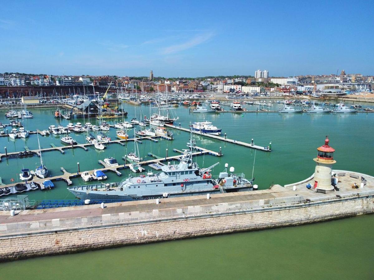 Sohot Stays The Royal Suite Harbour Views Sleeps 4 Ramsgate Exterior foto